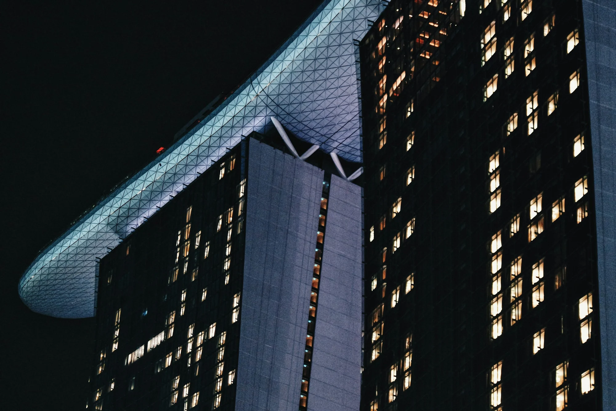 The distinctive Marina Bay Sands architecture in Singapore at twilight